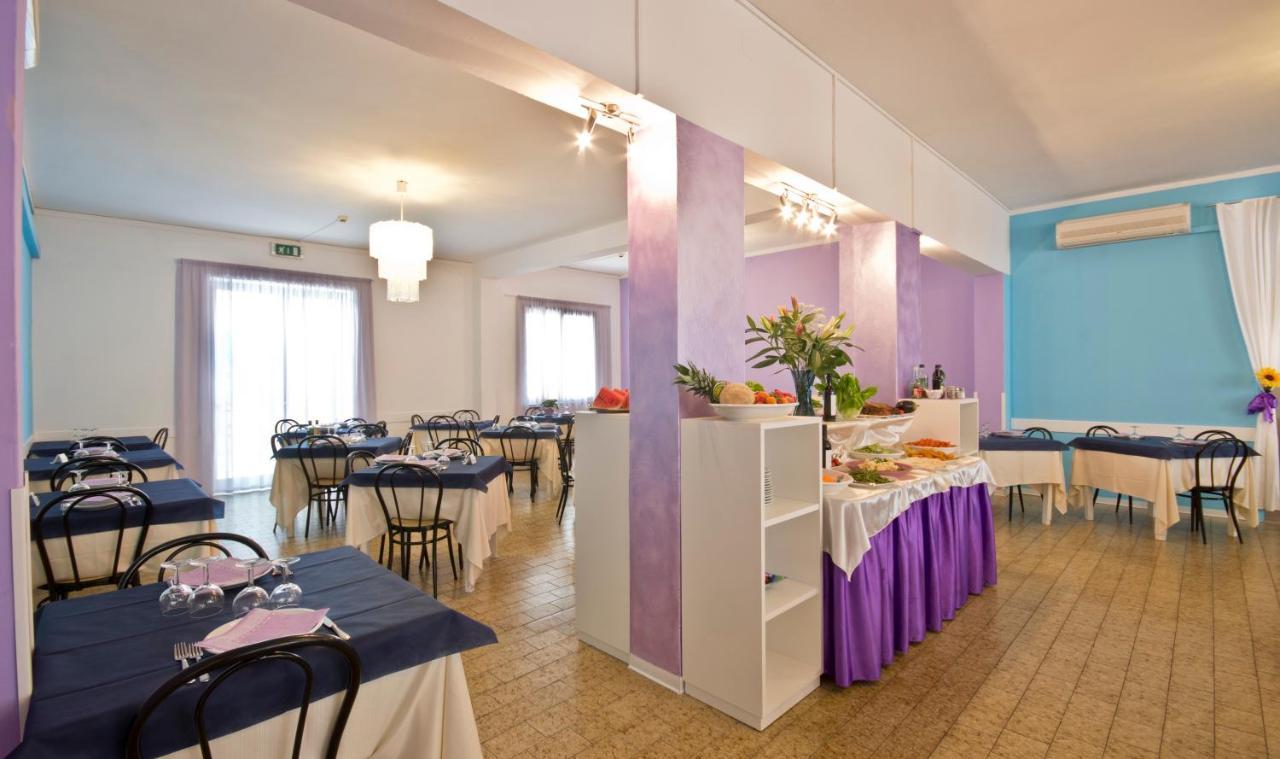 Hotel Milano Гатео а Маре Екстериор снимка